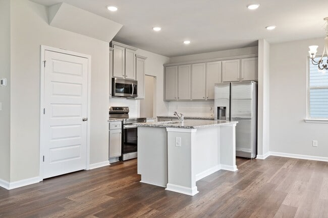 Photo - 4 bed / 2.5 bath in Gainesville! Retreat at Chicopee