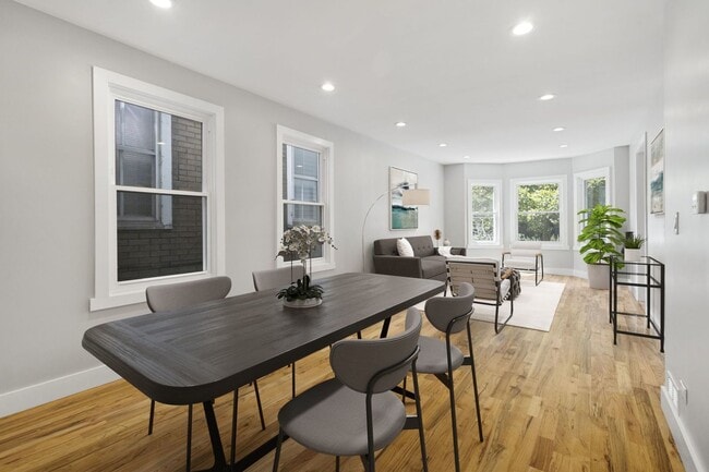 Photo - 6129 N Ravenswood Ave