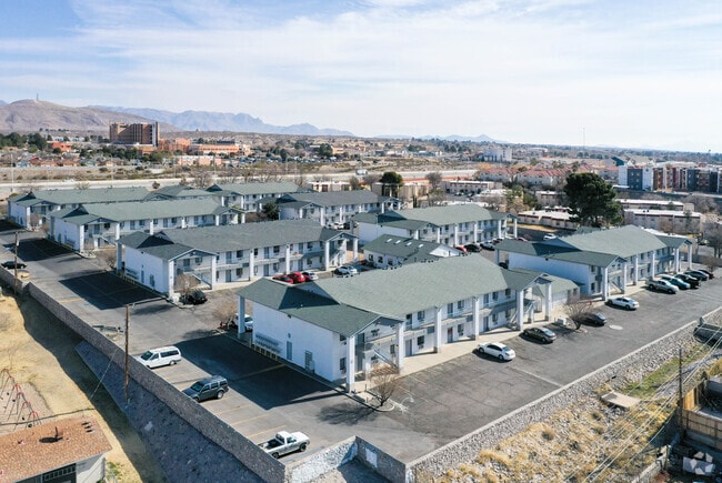 Photo - OMNI-Centre Square