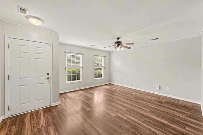 109 Larkspur Dr