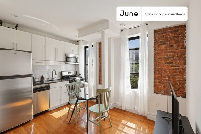 Room in Shared 3 bed/2 bath home in East Harlem