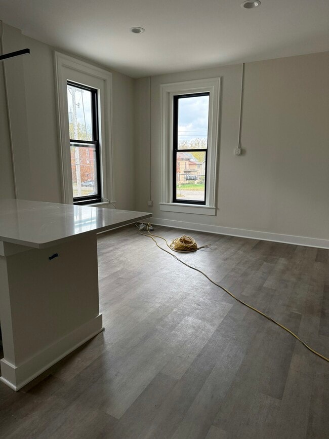 Photo - 106 E Erie St Unit 2B