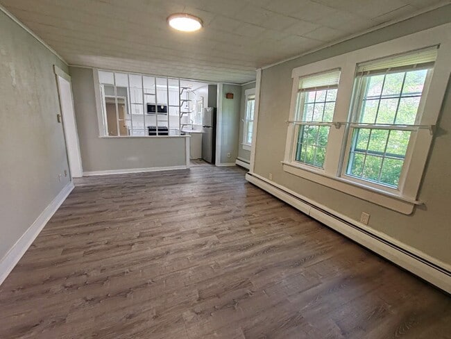 Photo - 1156 Main St