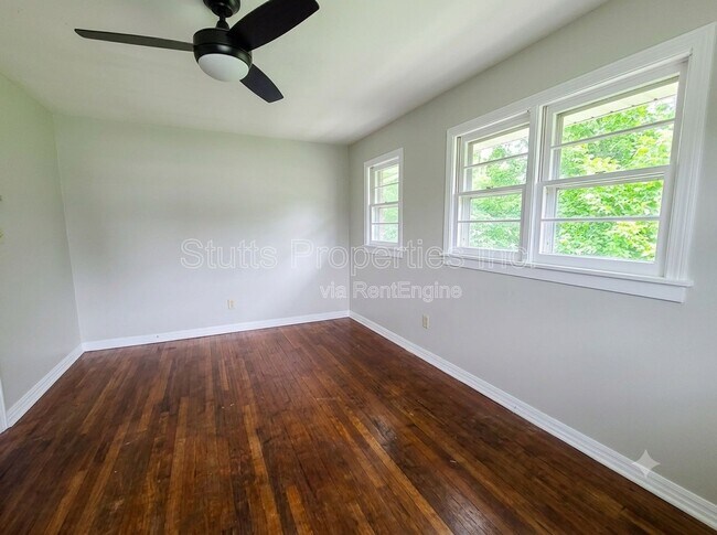 Photo - 401 W 1st St Unidad A