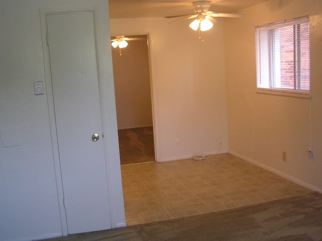 Oakview Lyndover Apartments