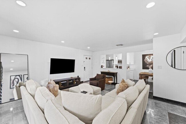Photo - 800 River Rd Unit 301