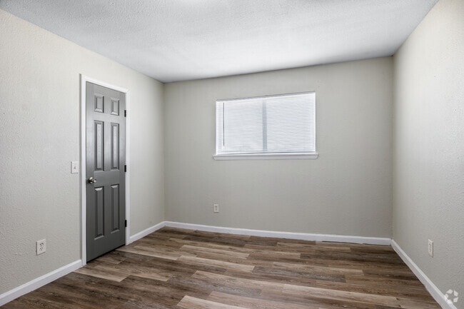 3BD, 2BA - 1080SF - Primary Bedroom