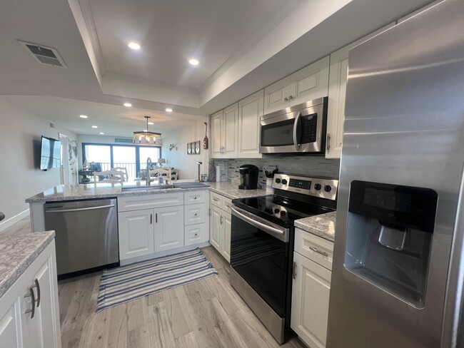 Building Photo - 10310 S Ocean Dr Unit 608 Rental