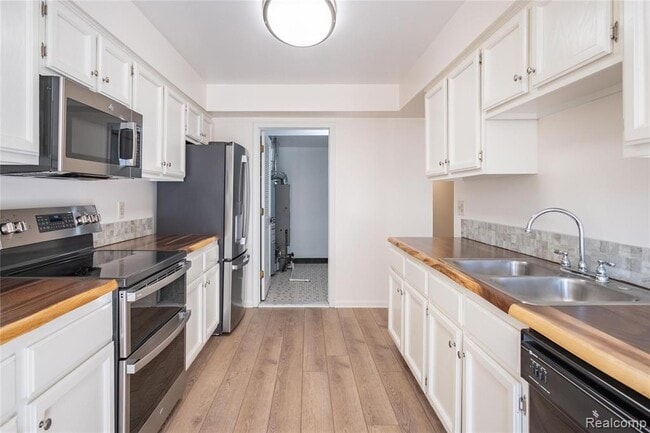 Photo - 276 Meadow Bridge Dr