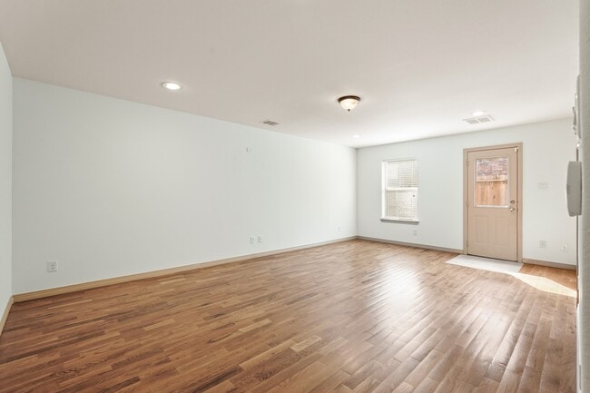 Photo - 7903 Bachwood Dr