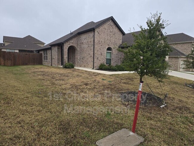 Photo - 505 Reatta Dr