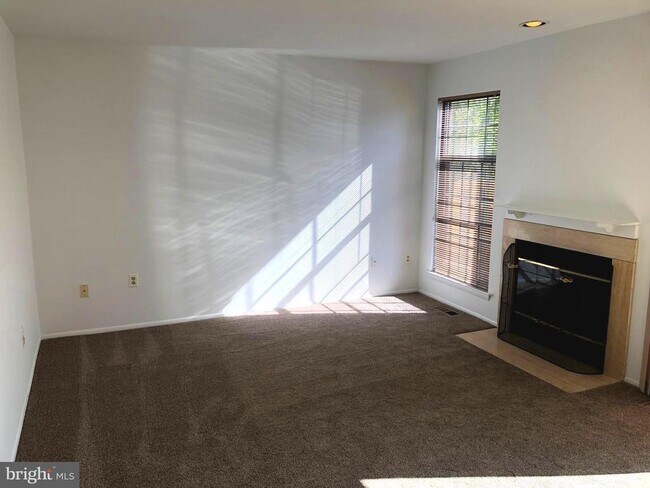 Photo - 56 Burgundy Dr