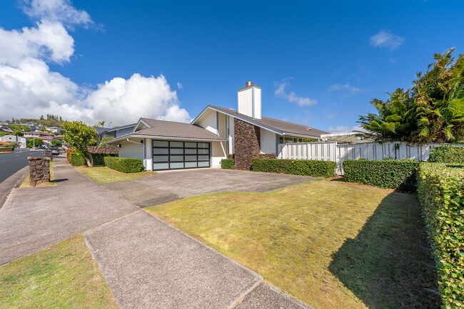 Building Photo - 2067 Laukahi St