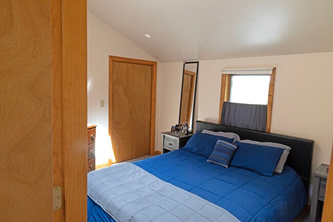 Bedroom - 64 Gardner Rd Unit A