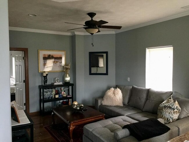 Photo - 4623 Douglas St