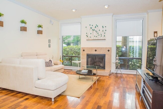 Building Photo - 1112 Bering Dr Unit 61