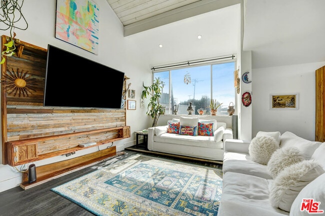 Photo - 29231 Heathercliff Rd Unidad 1