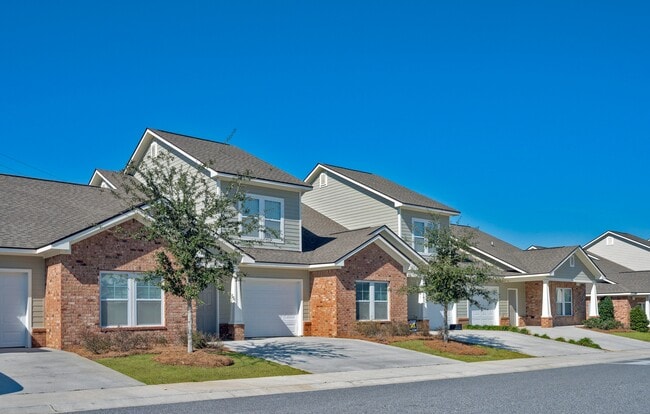 Vista al edificio de 3 dormitorios - Toro Ridge Apartment Homes