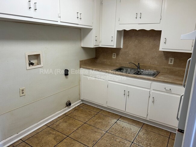 Building Photo - 118 Quincy Ave Unit C