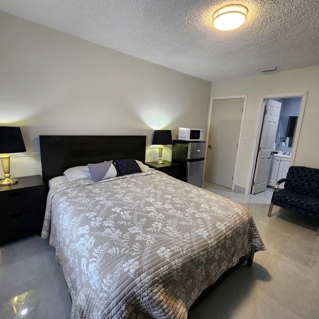 Photo - 875 Westward Dr