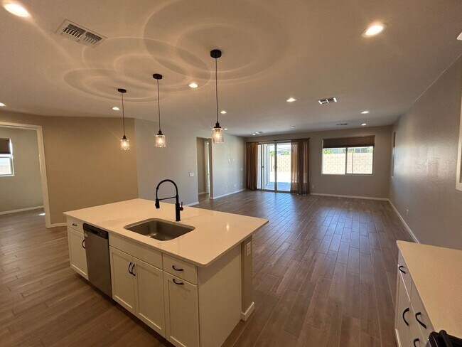 Photo - 18570 W Swayback Pass