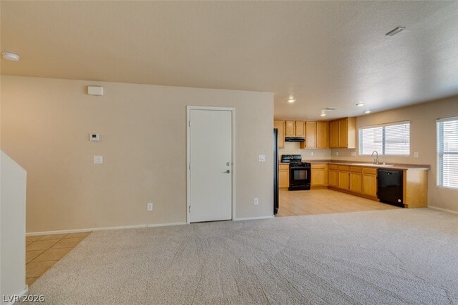 Photo - 186 Gilliflower Ave