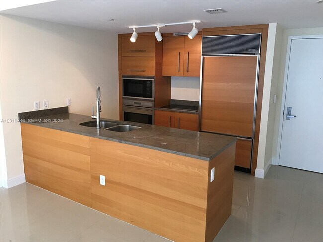 Photo - 475 Brickell Ave Unidad 2411