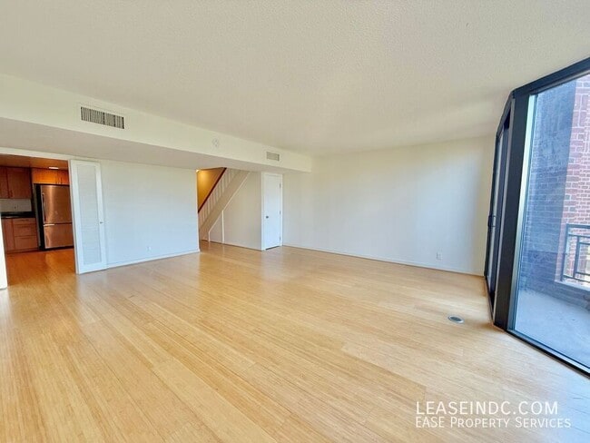 Photo - 1099 22nd St NW Unidad #805