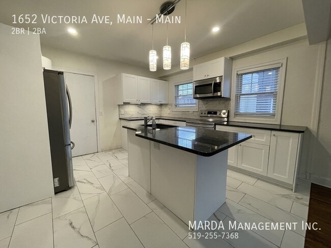 Photo - BEAUTIFULLY RENOVATED 2 BED / 2 BATH MAIN! + HYDRO & GAS Unité Main