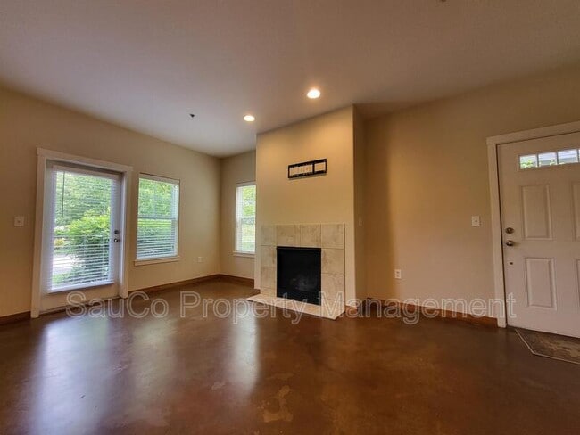 10651 NE Red Wing Way Unit 102