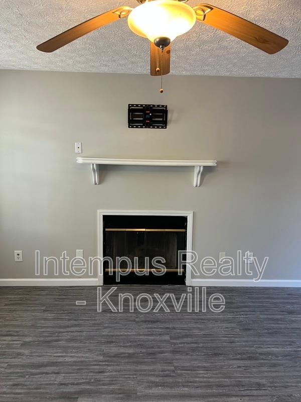 6014 Waterbury Ln
