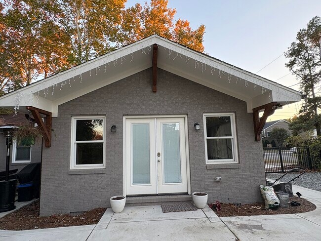 Photo - 901 James St