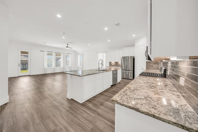 Building Photo - 20170 Clear Rdg Ln Rental
