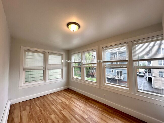 Photo - 22 Howell St Unit 2