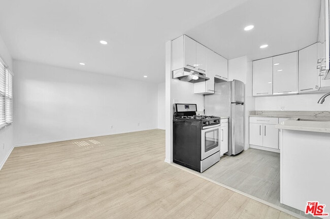 Photo - 926 N Spaulding Ave Unidad 3