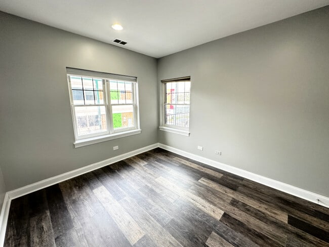 Photo - 3705 N Kedzie Ave