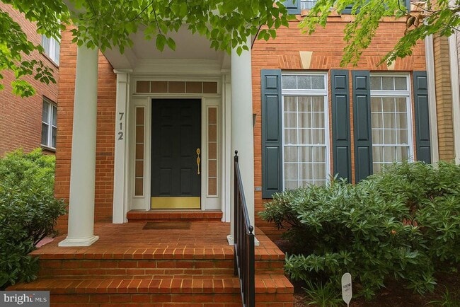 Photo - 712 Ridgemont Ave Townhome