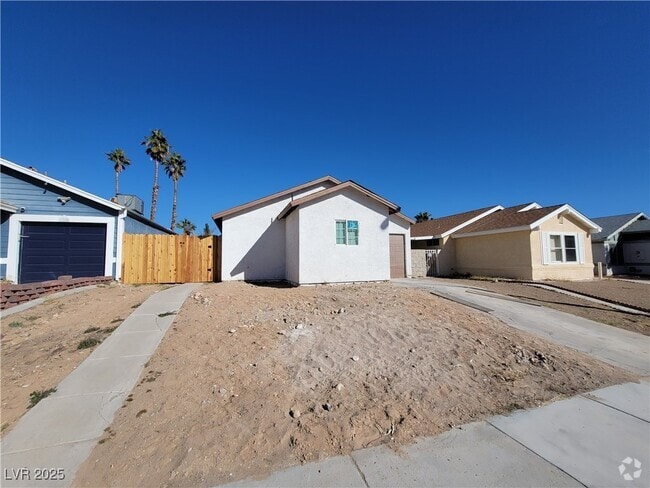 Building Photo - 7324 Empress Dr Rental