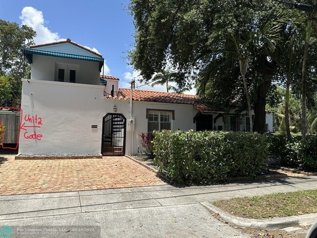 Building Photo - 7534 NE 6th Ct Unit 2-2 Rental