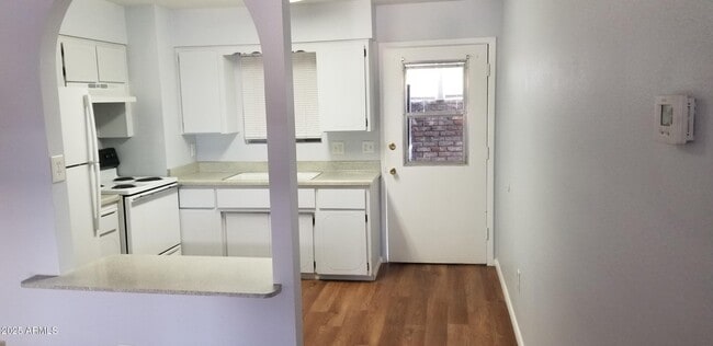 Photo - 903 E 4th Pl