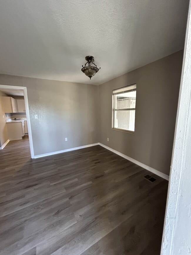 Photo - 2420 TanglewoodMain House