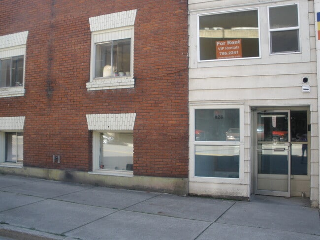 Building Photo - 826 Bank St