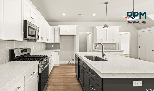 Photo - Charming 3-Bedroom Haven with 2 Baths and ...