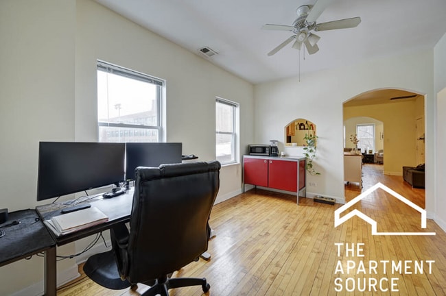 Photo - 882 N Marshfield Ave Unit 3F