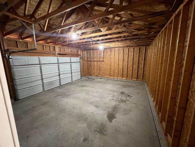 Photo - 3 Bedroom 2 bath 2 car garage house Unit 106 Horseshoe Valley Dr