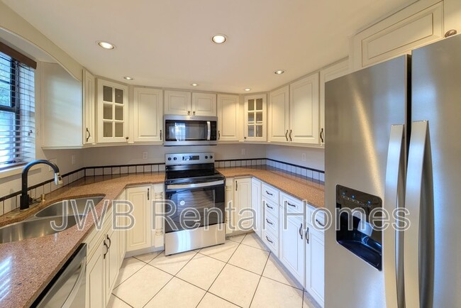 Photo - 3945 Oak St Townhome