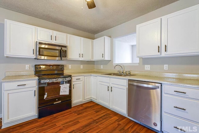 Photo - Room in House on Sana Ct