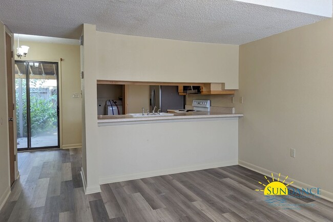 Photo - Adorable 2 Bedroom Townhouse located in Fort Walton Beach!