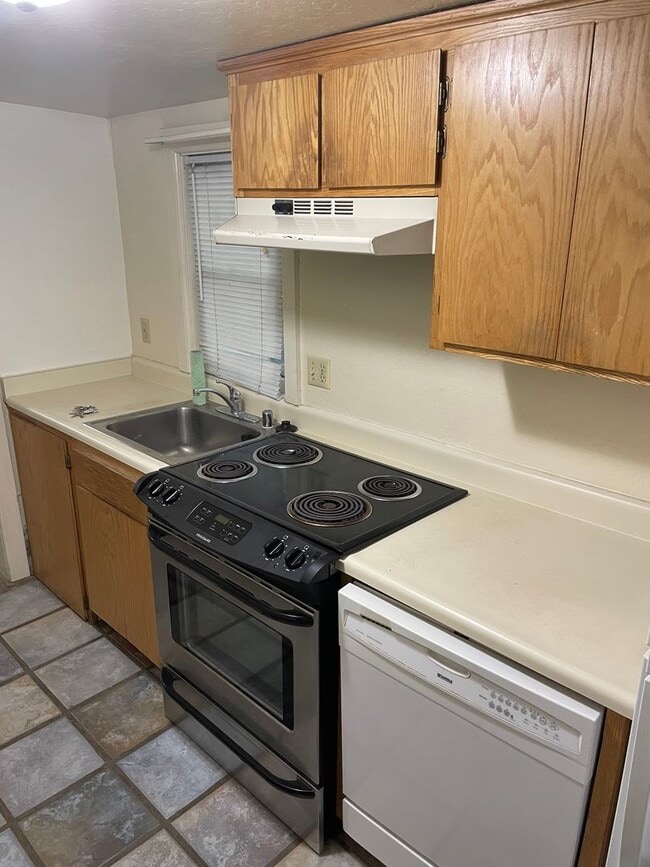 Photo - GSTREET1301 Unit #2