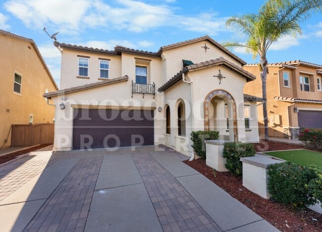 Building Photo - 1672 N Las Flores Dr